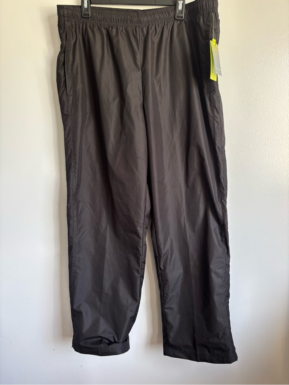NWT Tek Gear Men's Black Lightweight Track Pants Water Resistant size XL